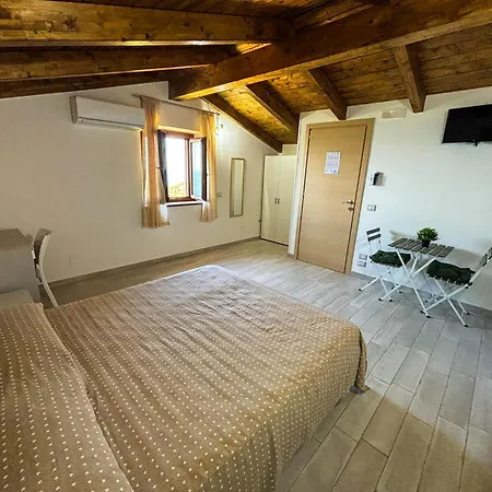 Tramonti D'Oro Bed & Breakfast Caprioli Exterior photo